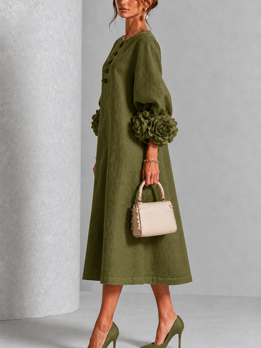 Capucine | Robe midi à manches bouffantes et boutons fleuris